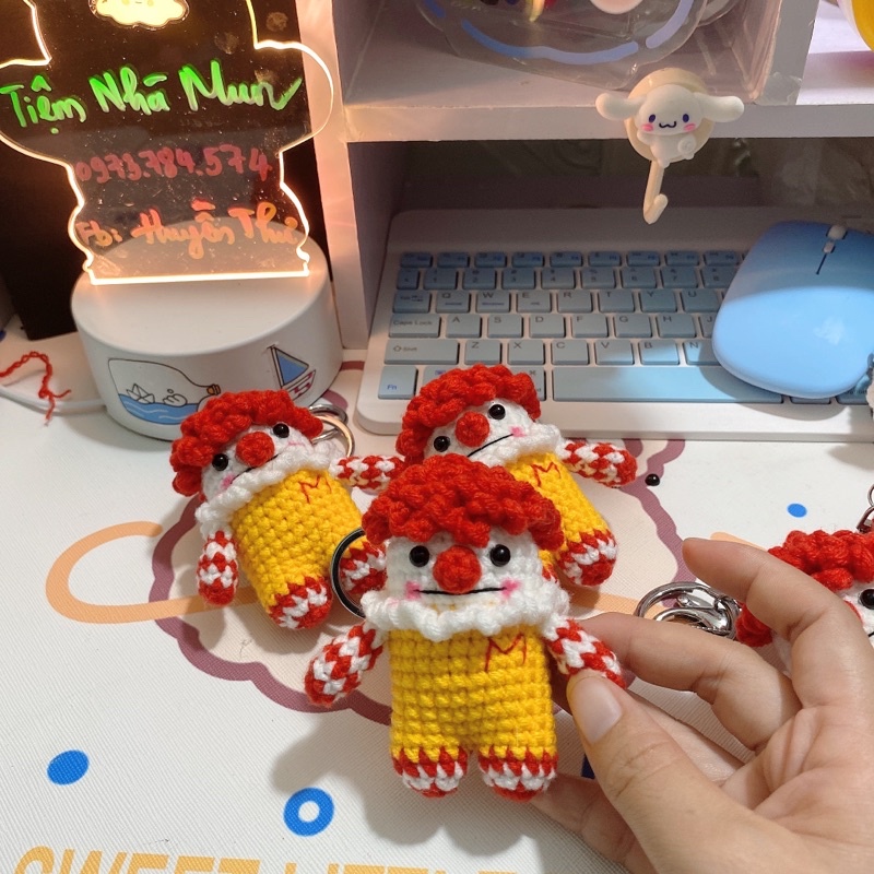 Móc khoá len chú hề