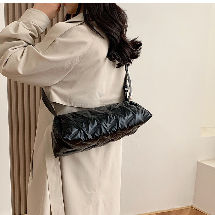 Túi Đeo JASMIN NOIR Chéo Da PU Hình Gối Thiết Kế Đơn Giản Cho Nữ