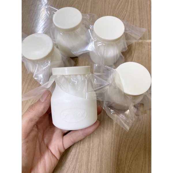 Hủ keo sữa, dán, quét làm lá Macrame trang trí