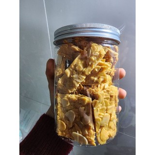 bánh ngói hạnh nhân