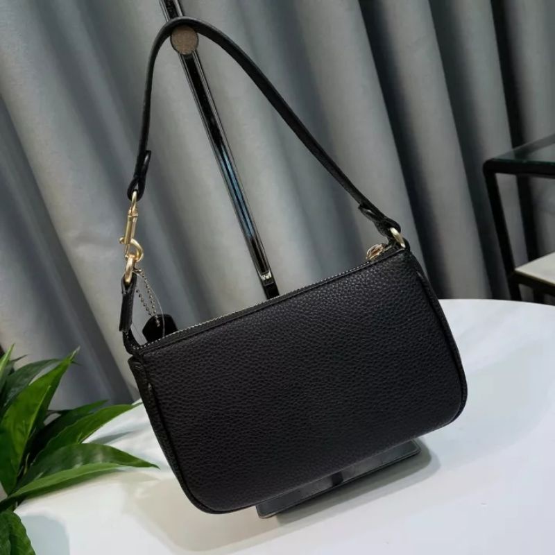 Túi xách Coac.h Nolita 19 kẹp nách sang chảnh