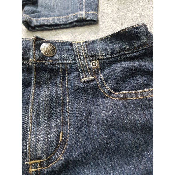 Quần jeans cho bé