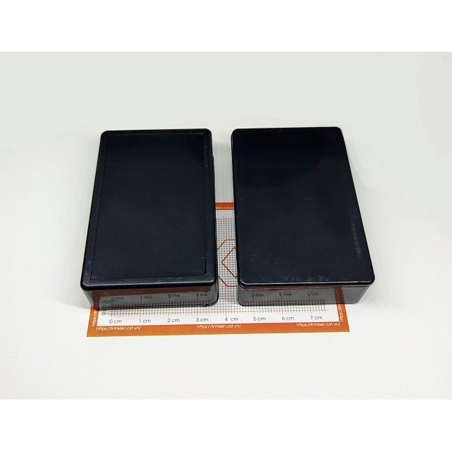 Hộp nhựa 70x45x18mm màu đen