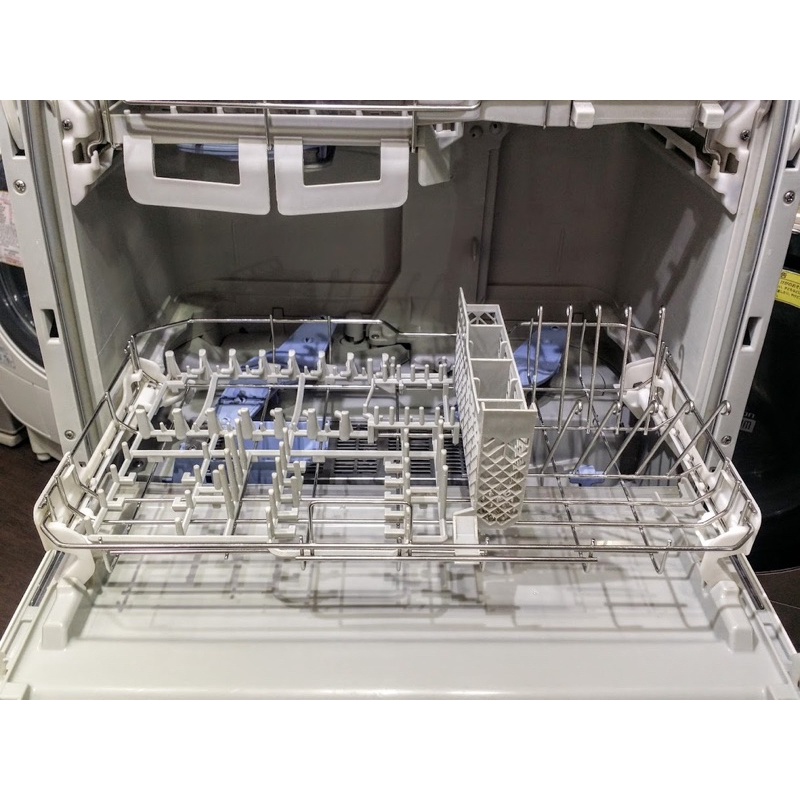 Máy rửa bát Panasonic NP-TR5 nội địa nhật