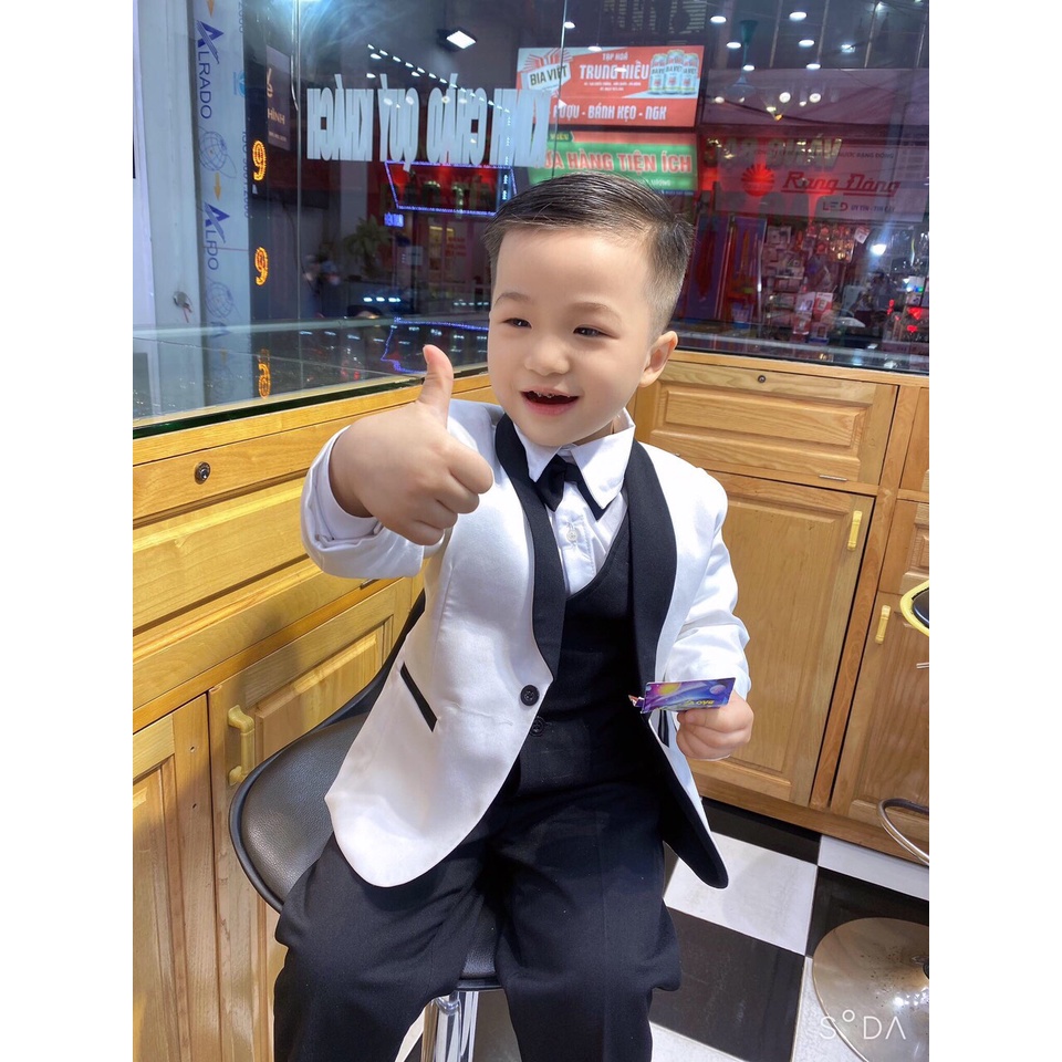 Set Vest Trắng Cổ Đen Cho Bé Trai Công Tử Nhí