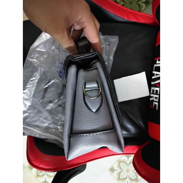 4. Thanh lý túi nữ