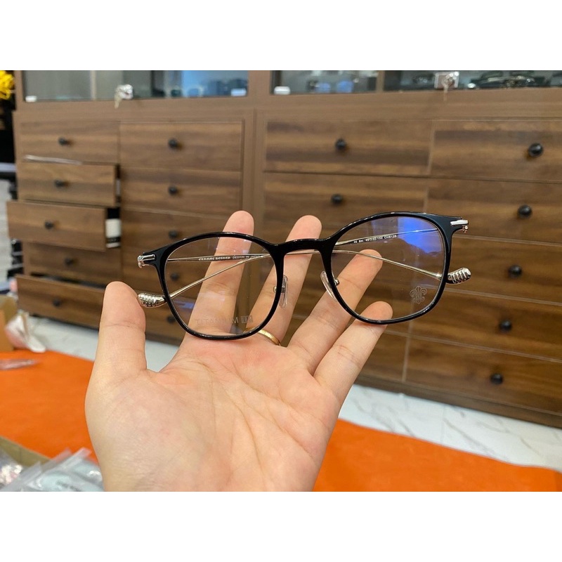 Kính mắt chromehearts CH8128