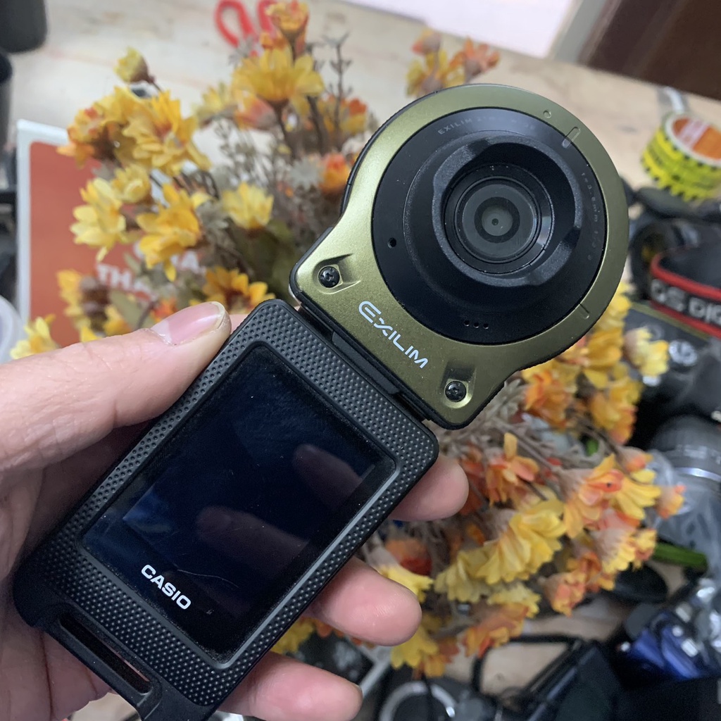 Máy ảnh Casio EX-FR10 cảm biến 14Mpx