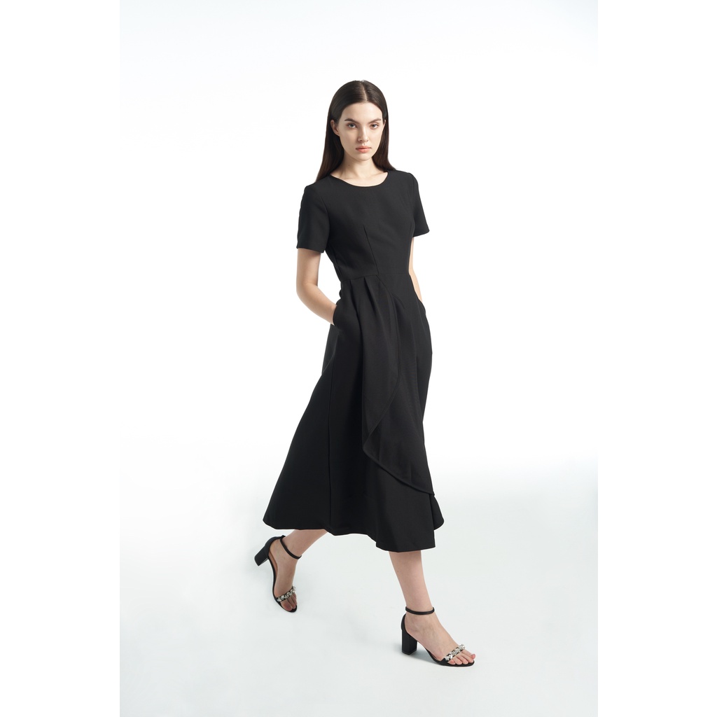 Đầm đen chiết eo chân váy cách điệu KHÂU BY CQ Adelin