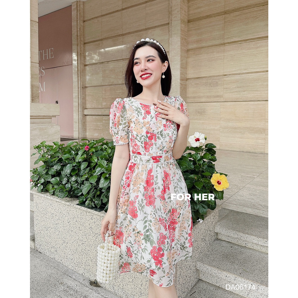 Đầm cổ tròn viền ren hoa nhí tay ngắn phồng tiểu thư phong cách Hàn Quốc DA0617