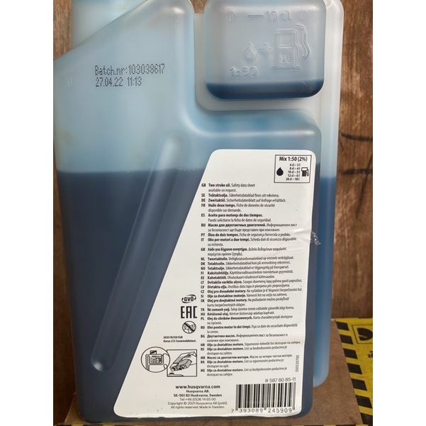 Nhớt Husqvarna  chính hãng giá tốt  .nhớt pha 2 thì.nhớt xanh pha xăng