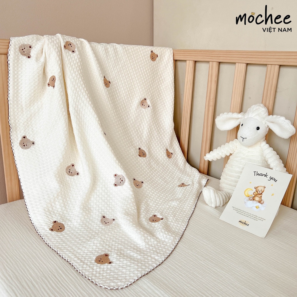 Chăn đắp cho bé Mochee tổ ong thêu gấu 90x120cm vải waffle cho bé sơ sinh thoáng khí