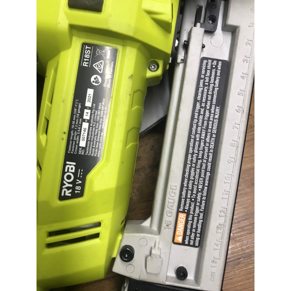 THÂN MÁY BẮN ĐINH U PIN RYOBI 18V 18GA R18ST-0