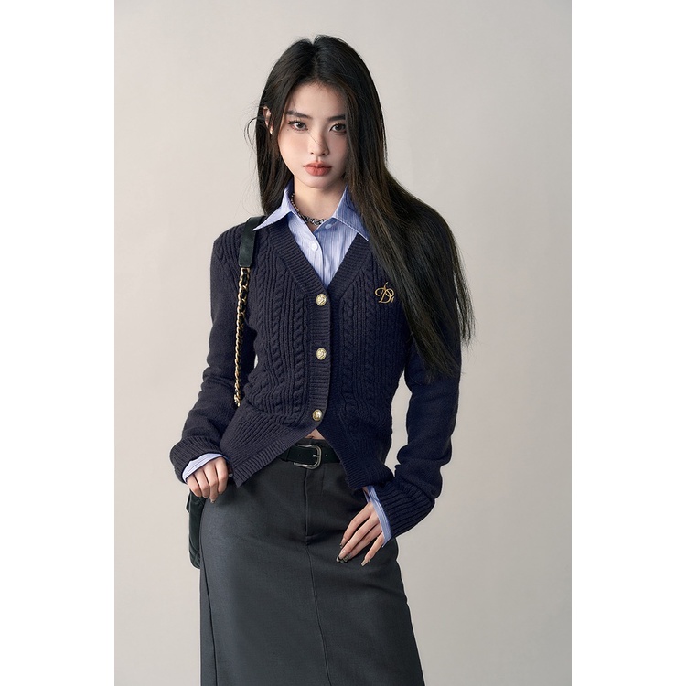 Áo cardigan len cổ V dáng ôm dài tay màu xanh navy DoA