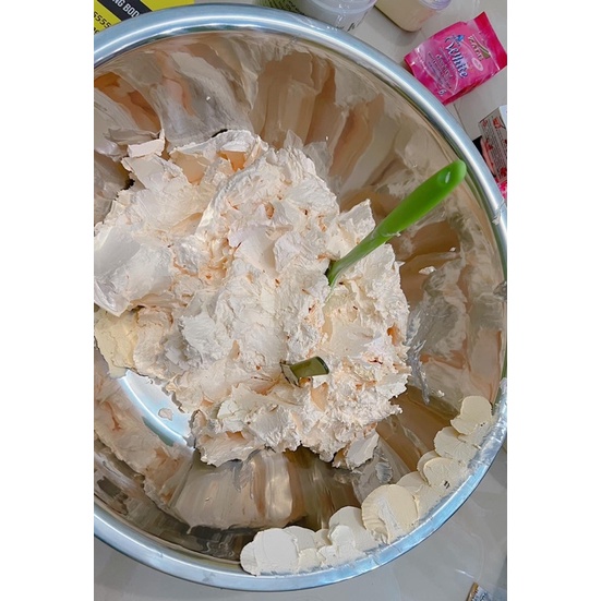 KEM BODY CỐT DẦU