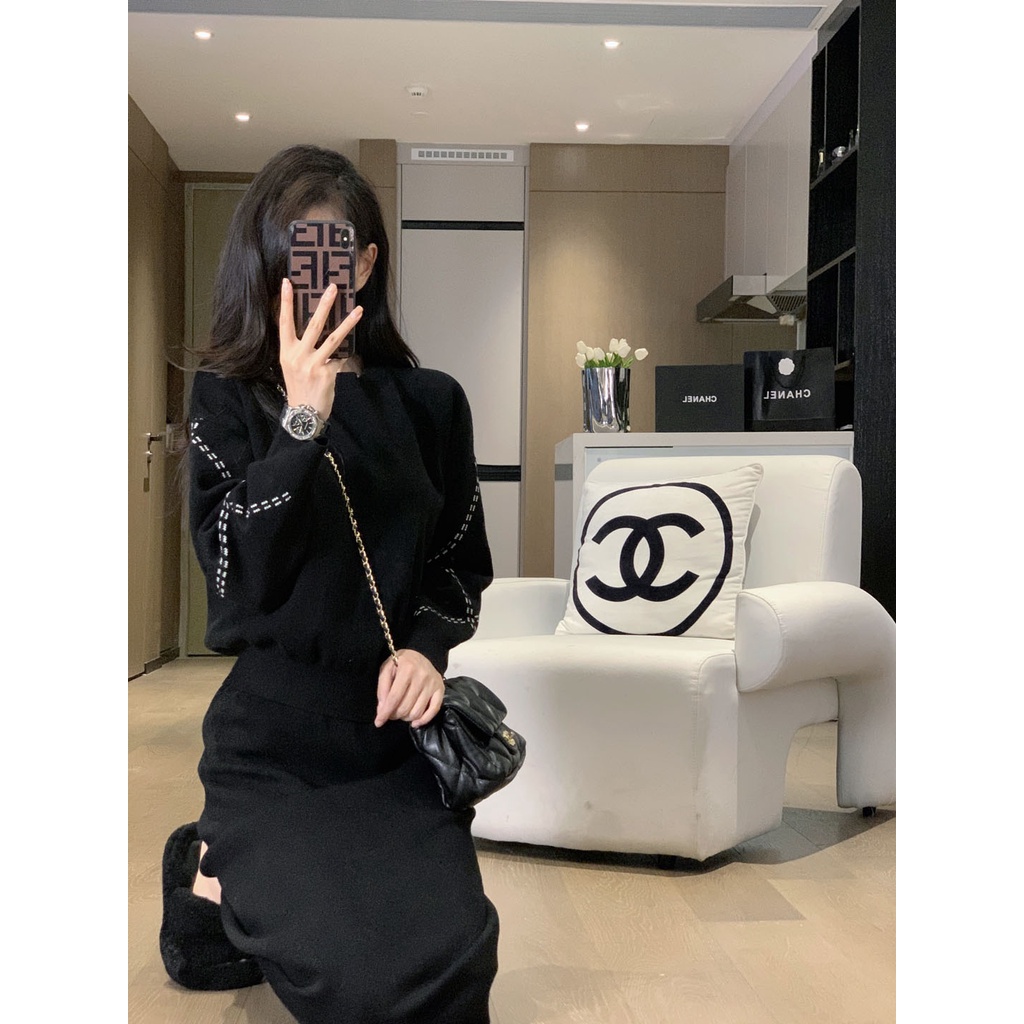 Bộ Áo Sweater Phối Chân Váy Kiểu Pháp Thời Trang Thu Đông 2023 Cho Nữ