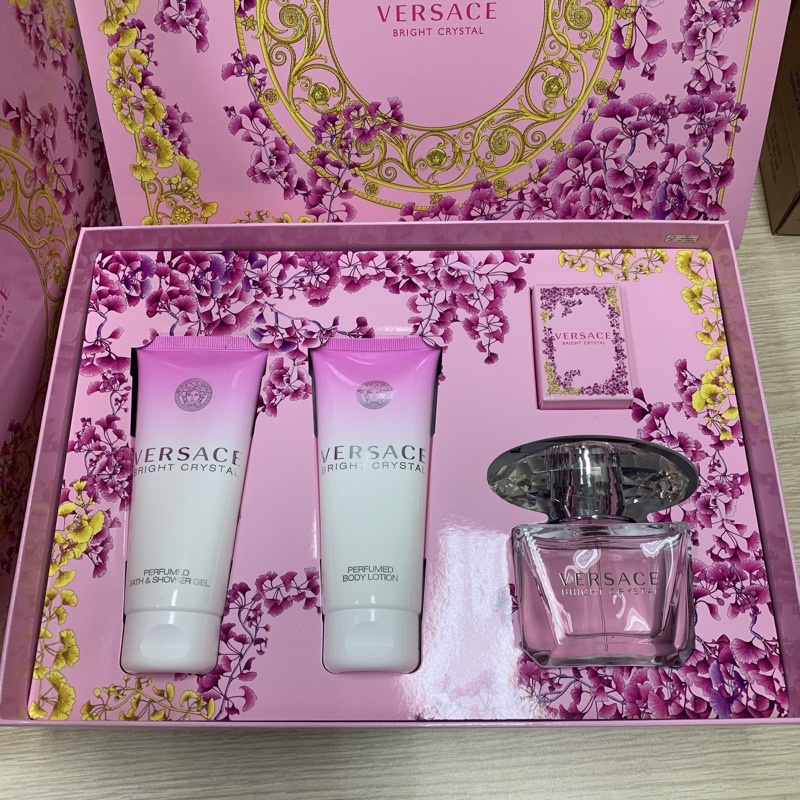 Bộ set nước hoa nữ Versace Bright Crystal EDT sp. 90ml 510032S4(gồm 4 món như hình)