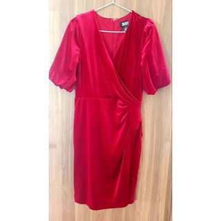 Đầm nhung đỏ DKNY