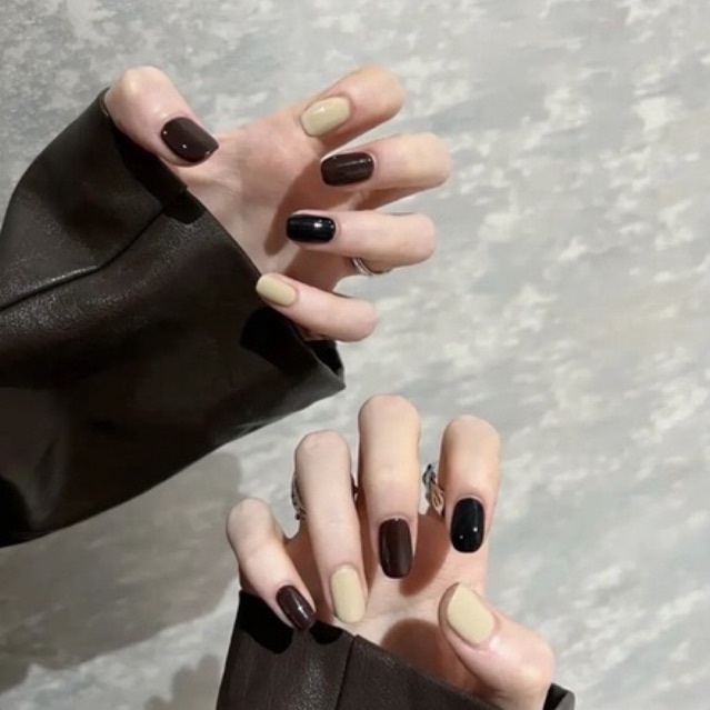 Nail box đen phối be