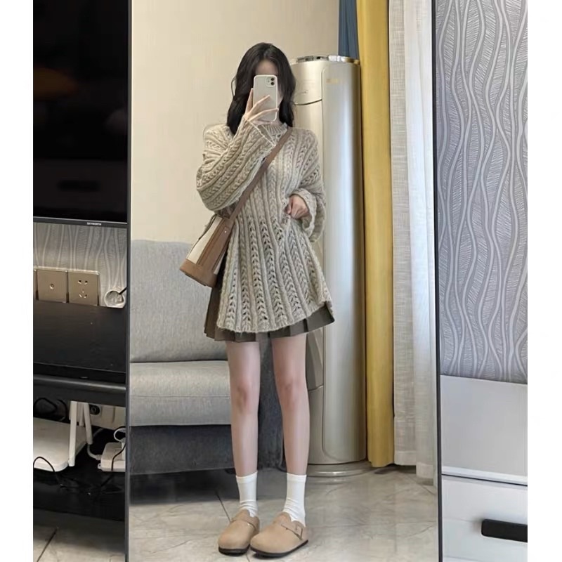 Áo sweater len nâu mơ màu trơn mix chân váy phong cách retro Pháp thời trang xuân thu mới