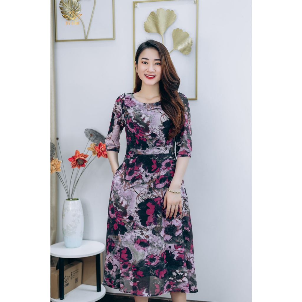 Đầm xoè trung niên TTV1262 thiết kế Cổ tròn tay lỡ vai đính ngọc màu Đen hoa hồng trẻ trung chính hãng TTV
