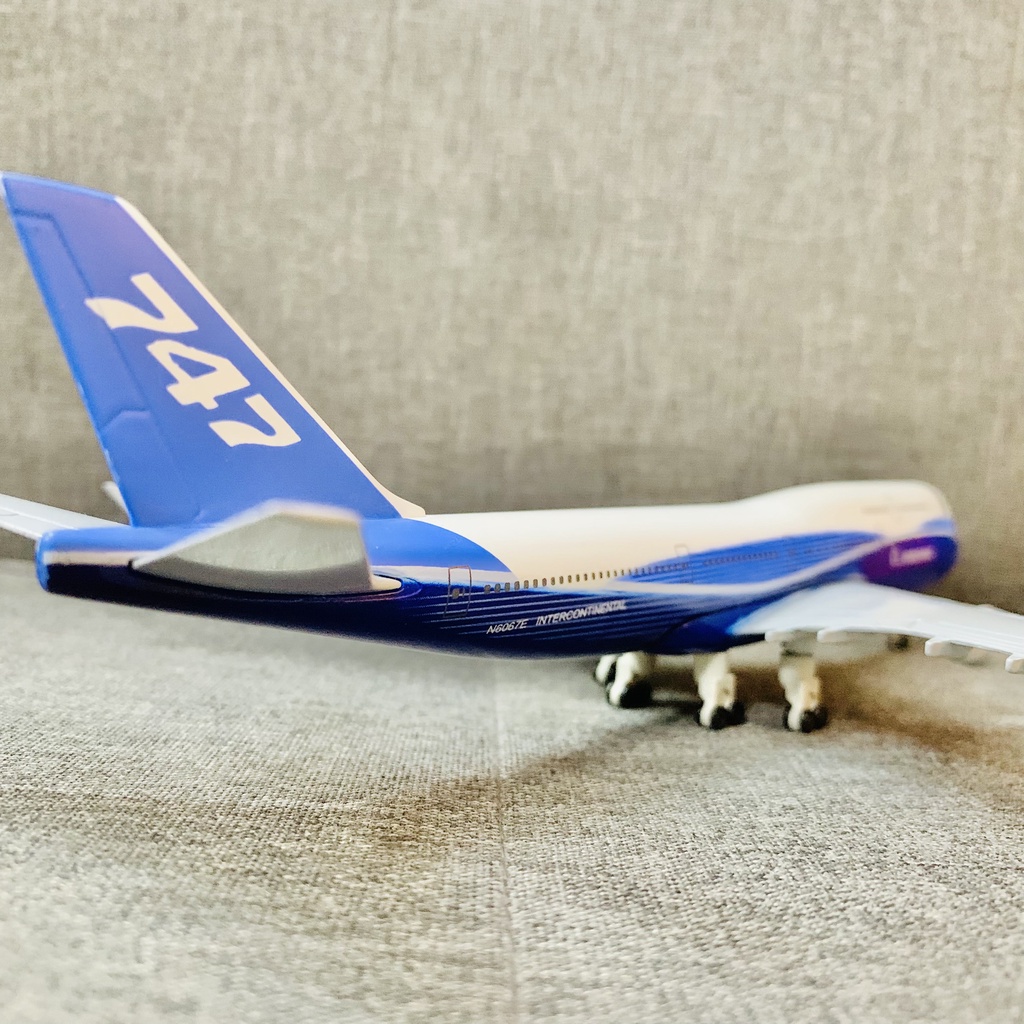 MÔ HÌNH MÁY BAY BOEING 747 , MÔ HÌNH KIM LOẠI CAO CẤP 20CM CÓ BÁNH XE