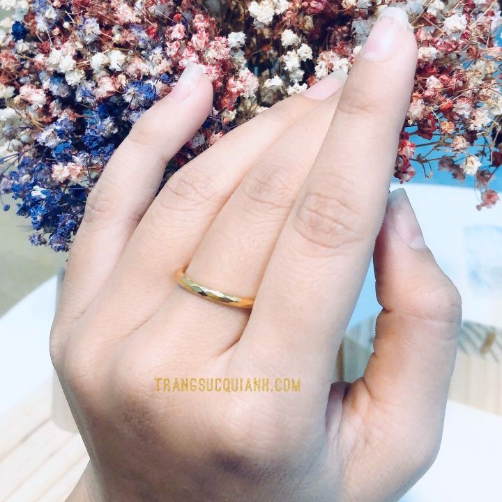 Nhẫn Titan Họa Tiết Hình Thoi Vàng