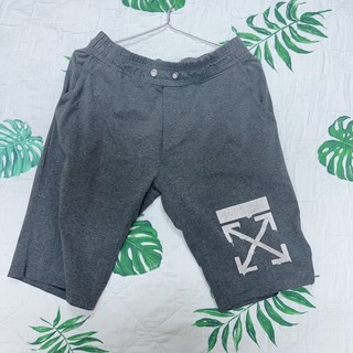 quần lửng màu xám