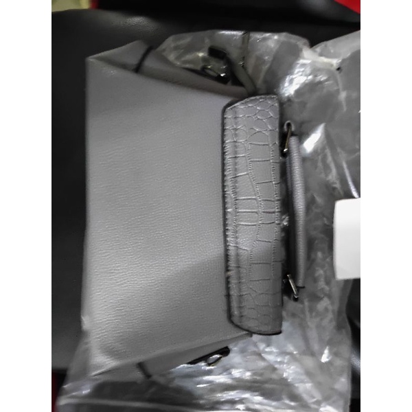 4. Thanh lý túi nữ