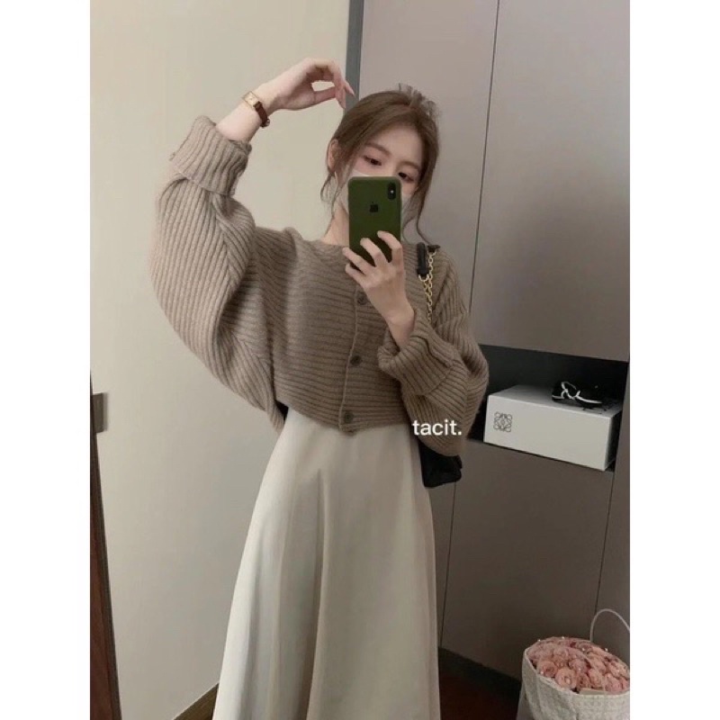 Áo Len Croptop Tay Dơi Nữ Cổ Tròn Dài Tay Rộng Phong Cách Hàn Quốc