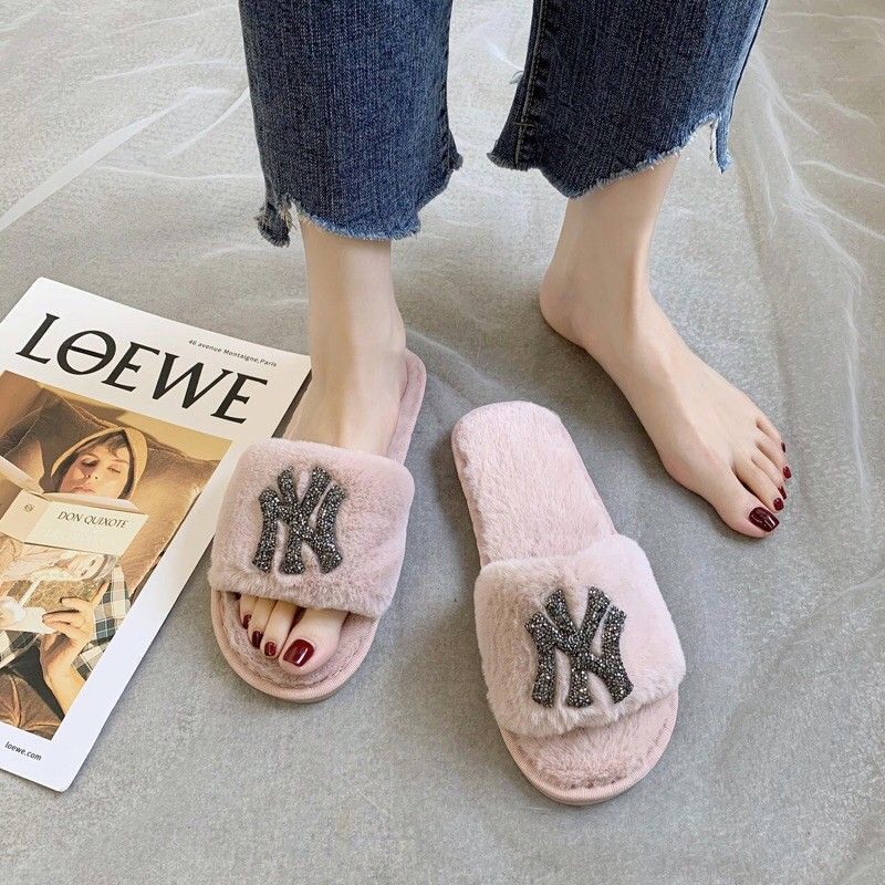 Dép bông đi trong nhà mùa đông