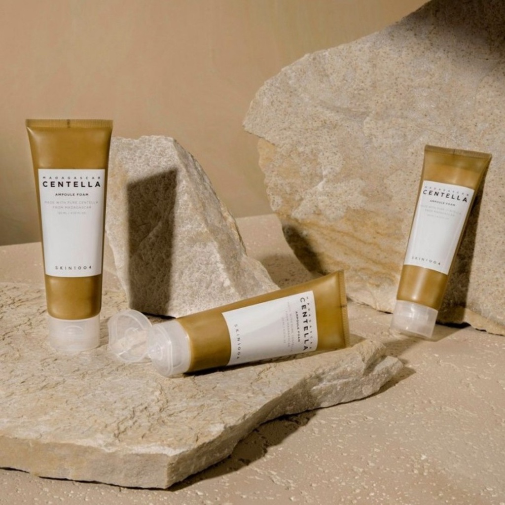 Sữa Rửa Mặt Skin1004 Madagascar Centella Ampoule Foam Sạch Sâu, Ngừa Mụn 125ml