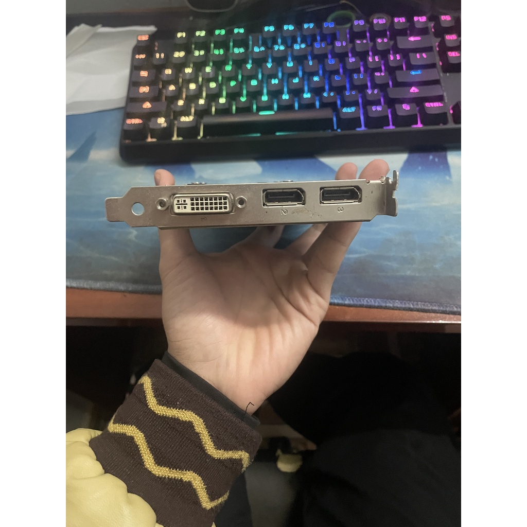 Card màn hình Fx580  512MB 128 byte R3