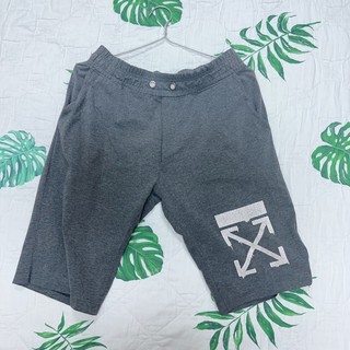 Quần lửng màu xám