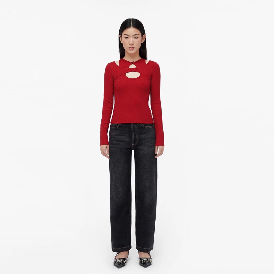 TheBlueTshirt - Áo Thun Nữ Tay Dài Khoét Cầu Vai Màu Đỏ - Cut-out L/S Shirt - Red Velvet