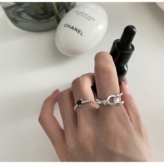 Nhẫn trái tim đính đá màu đen