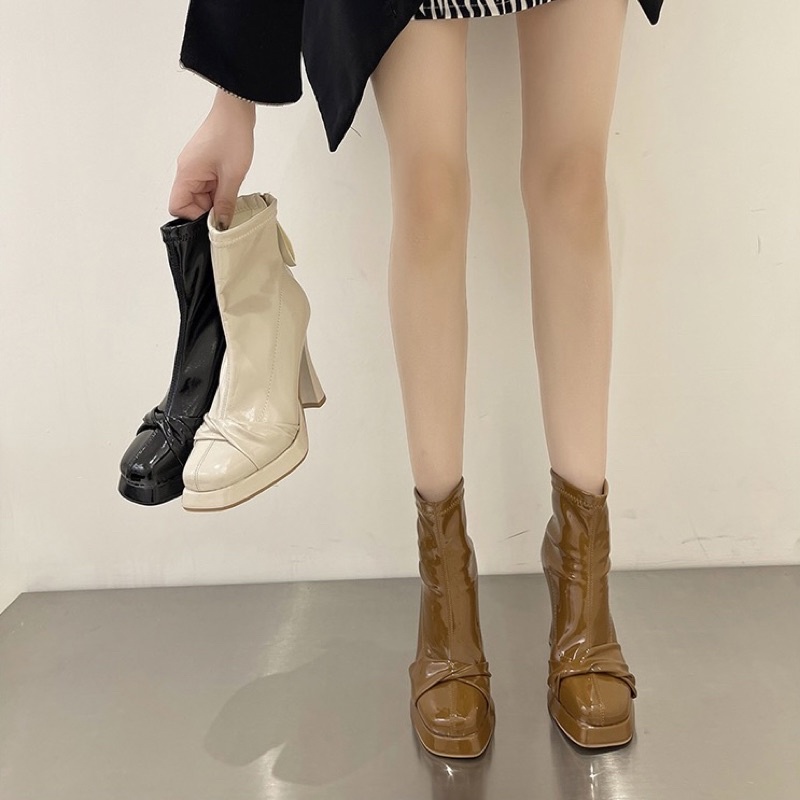 Boots nữ cổ ngắn da bóng ôm chân gót cao 10cm có khoá kéo
