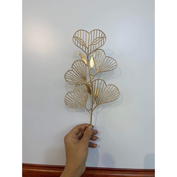 1 NHÁNH LÁ ĐỒNG TRANG TRÍ THÁP LỄ TẾT, GIỎ QUÀ