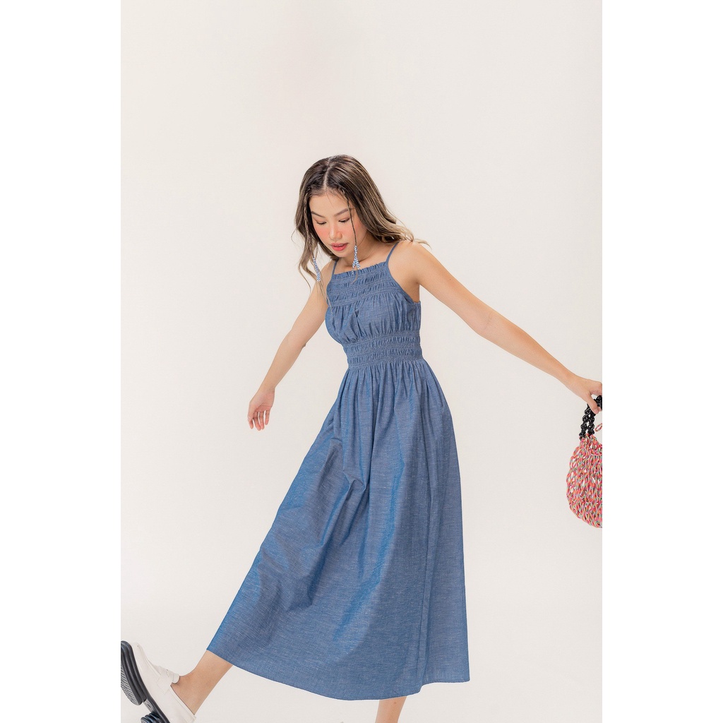 LIBÉ - Đầm midi denim mềm 2 dây dáng suông dài ôm thân trên