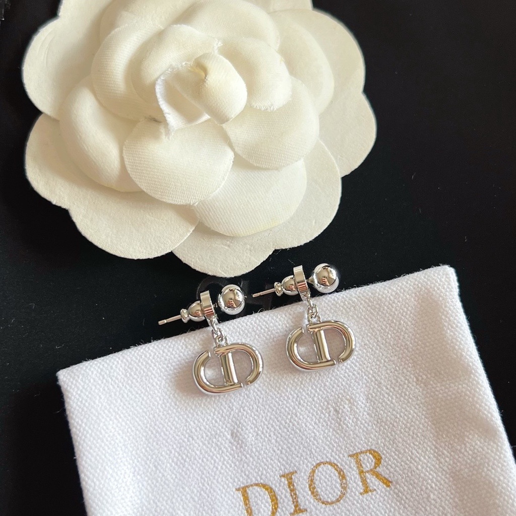 Khuyên Tai Thời Trang Đơn Giản