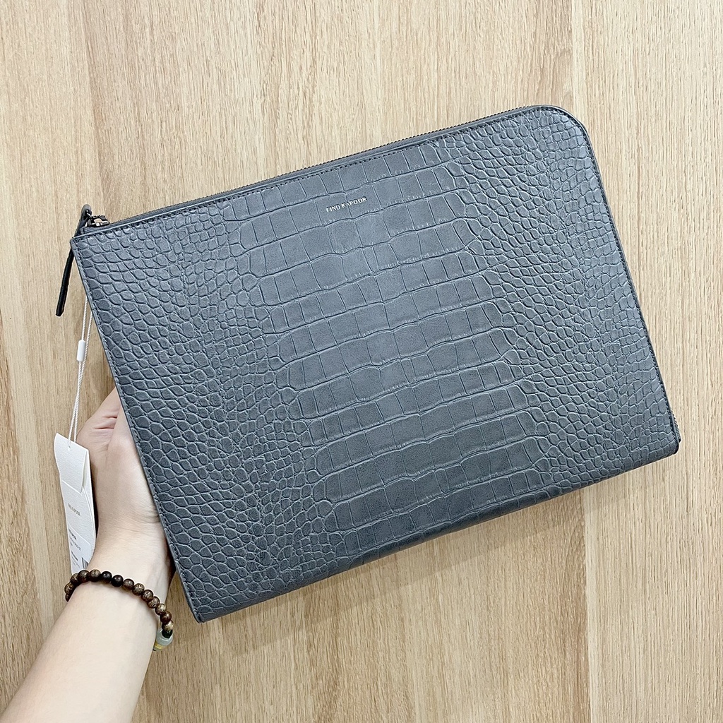 Xắt tay FIND KAPOOR CLUTCH 32