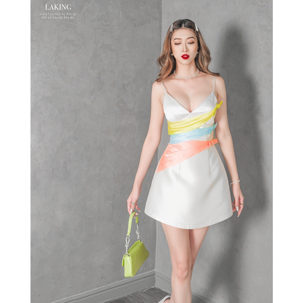 Đầm trắng hai dây cúp ngực phối ba màu độc đáo Laking House
