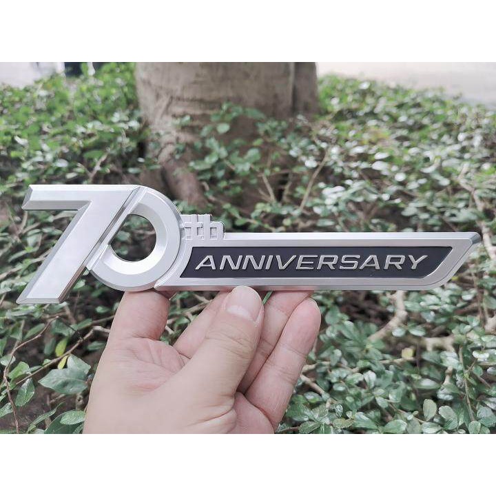 Logo Dán Trang Trí Xe Hơi TOYOTA LAND CRUISER LC200 Kỷ Niệm 70 Năm