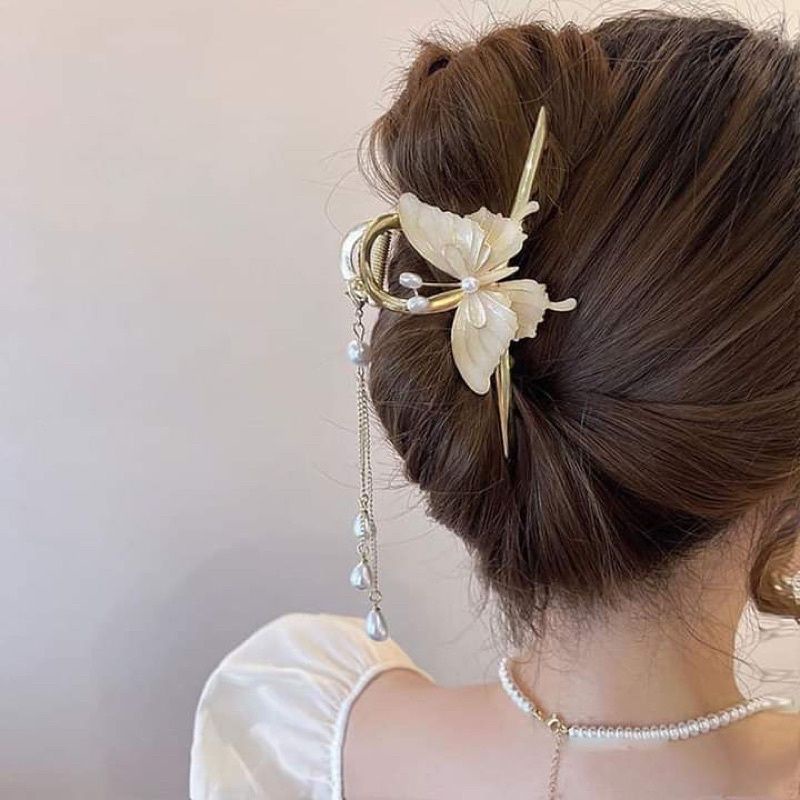 Kẹp càng cua hình bướm gắn tua rua sang trọng