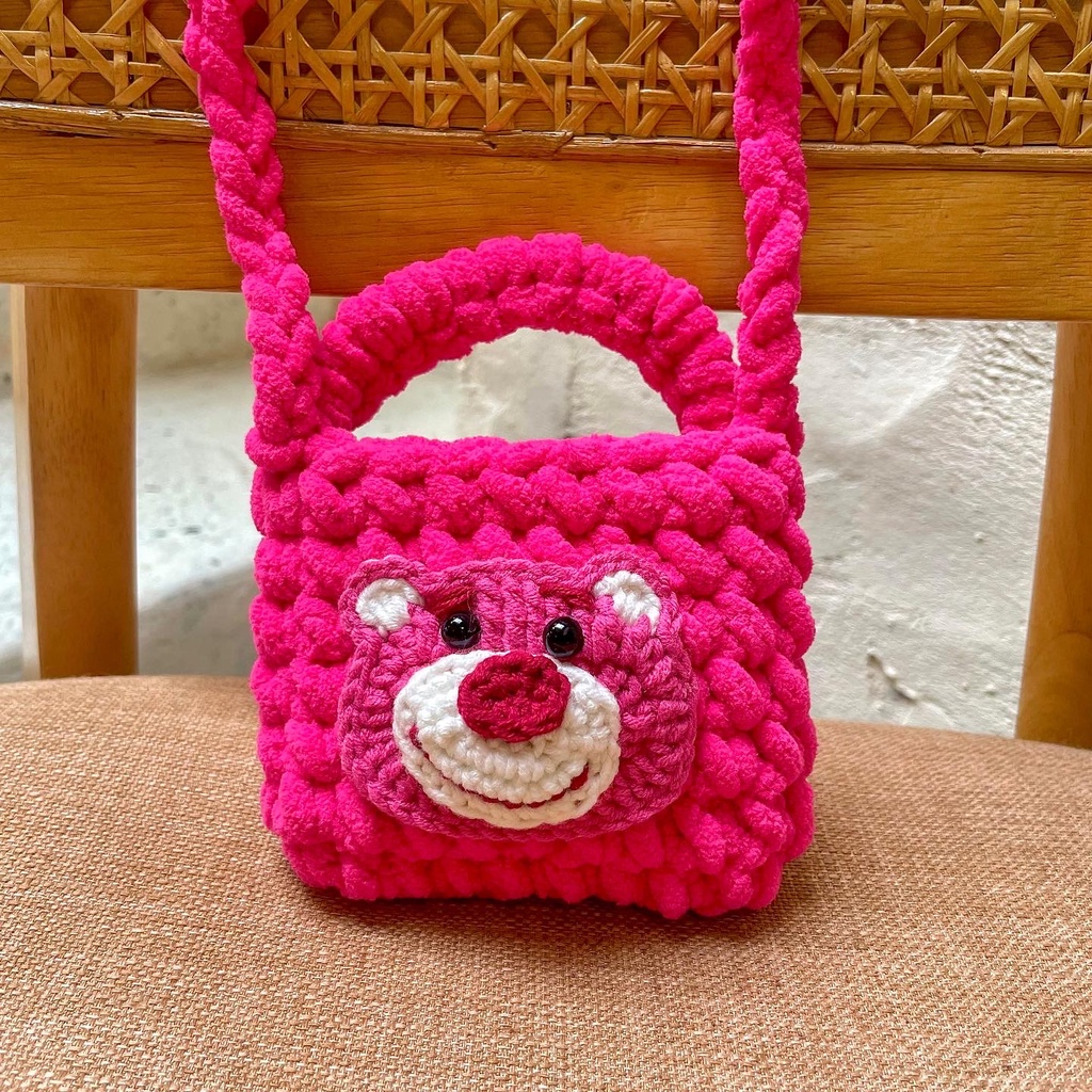 Túi len handmade đeo chéo hình gấu dâu lotso cute đựng son tai nghe