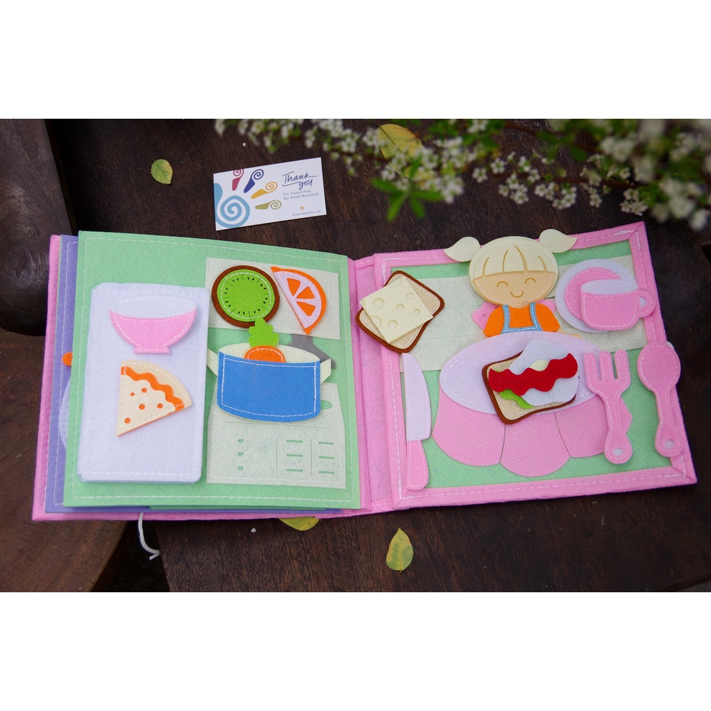 Sách Vải Một Ngày Của Bé - Phiên Bản Bé Gái - Quà Tặng Đồ Chơi Cho Bé