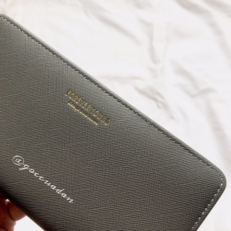 Ví/bóp dài cầm tay da xước logo dập nổi gold Forever Young- Góc của Đan