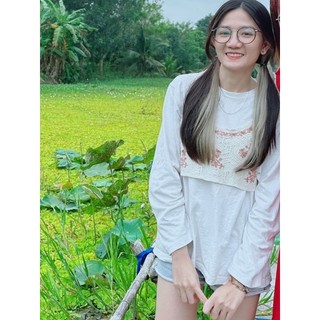 Áo croptop hai dây len móc phong cách Boho