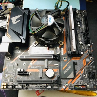 Combo i3 9100f, mainboad aorus b360 pro ram 8Gb và dòng main Gaming