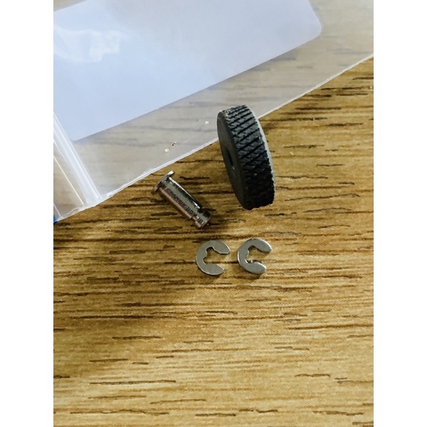 Bánh xe Zippo kèm khoen gài